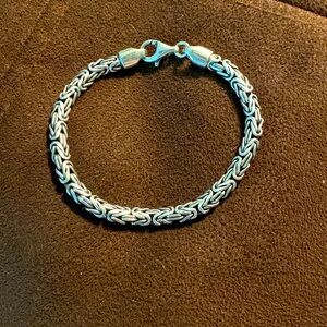 Brighton woman’s silver bracelet